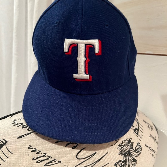 Texas Rangers flat bill baseball cap, 7 3/8, excellent preowned condition - Picture 1 of 3